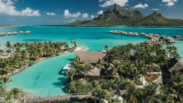 FOUR SEASONS RESORT BORA BORA