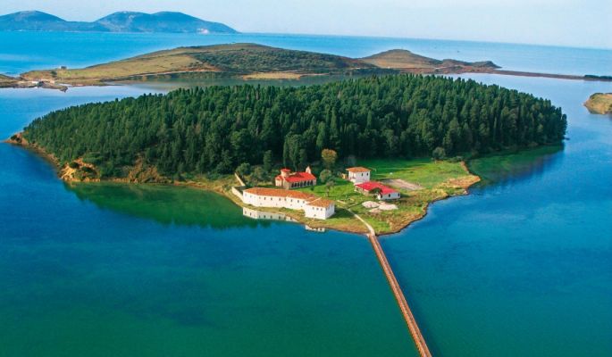 Почивка в АЛБАНИЯ - 5 нощувки във Вльора, със самолет и обслужване на български език!