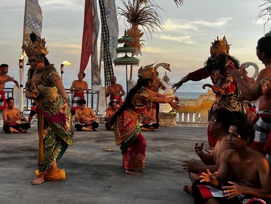 Обиколен тур остров Бали - Яж, Моли се и Обичай – среща с лечител!